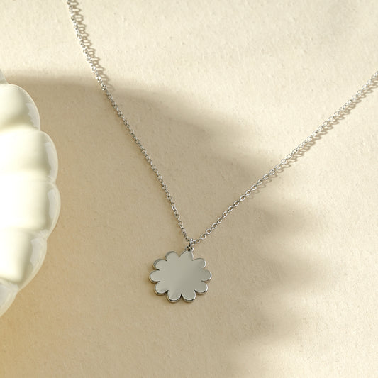 Collier pendentif fleur à graver
