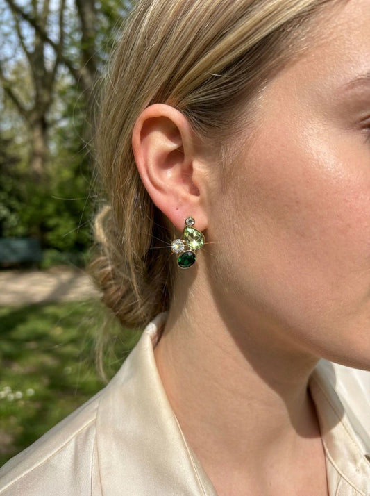 Boucles d’oreilles dorées pierres serties