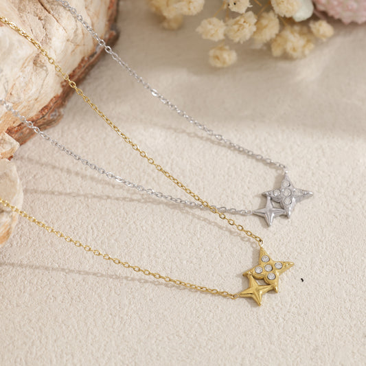 Collier pendentif étoile scintillante sertie