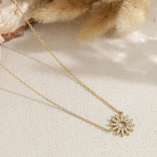 Collier pendentif soleil strass