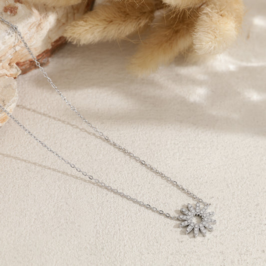 Collier pendentif soleil strass