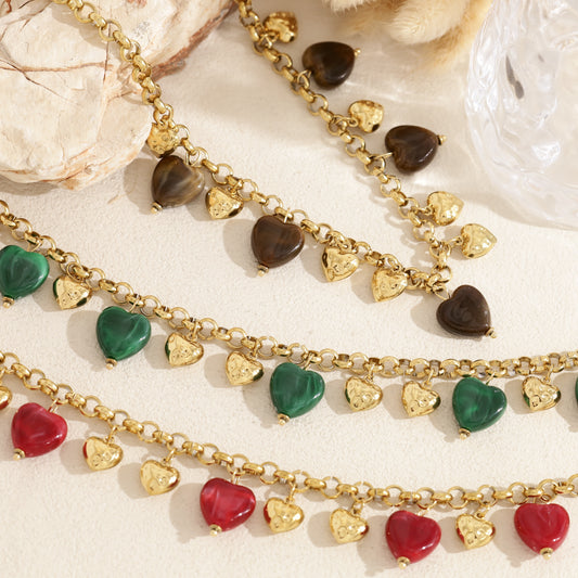 Collier perles cœur en résine