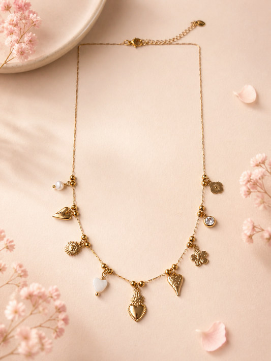 Collier doré chaîne fine pendentifs cœurs lisse et blanche