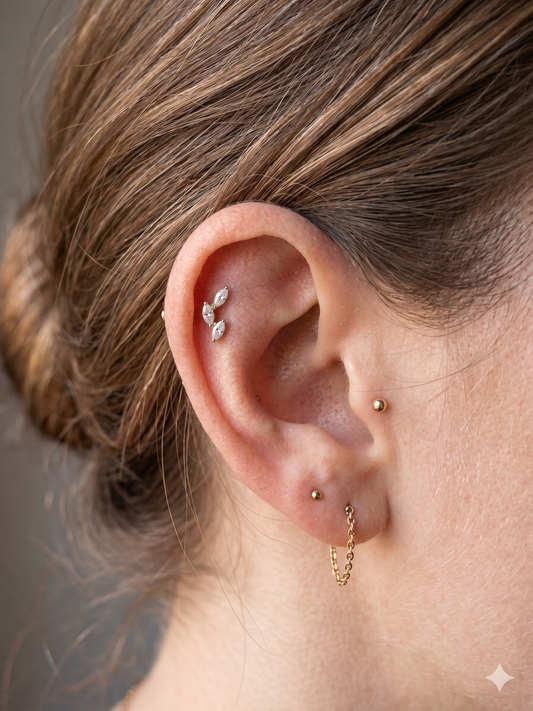 Piercing triple strass marquise en titane
