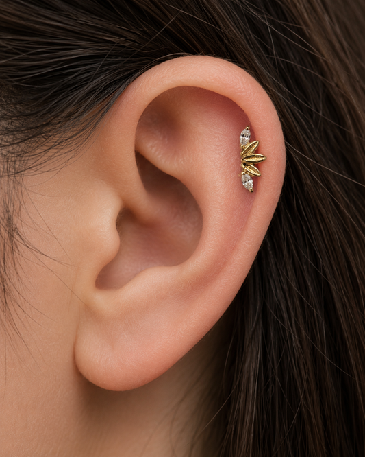 Piercing feuille striée et strass navettes en acier inoxydable