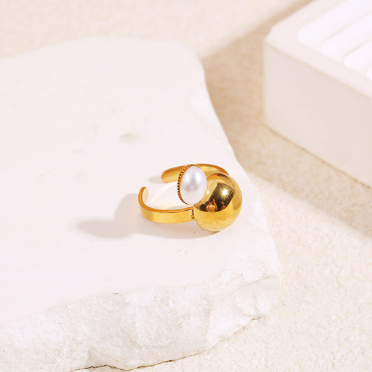 Bague dorée ajustable demi-cylindre avant avec perle