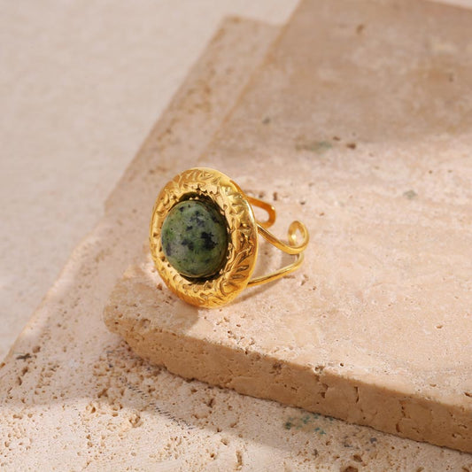 Bague Dorée Ajustable Cercle Texturé Entouré Avec Pierre Turquoise Africaine