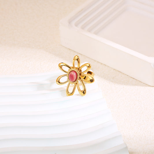 Bague dorée grande fleur pierre rose