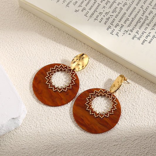 Boucles d'Oreilles Dorées Disques Camels avec Motifs