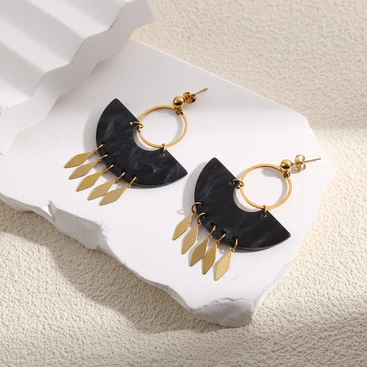 Boucles d'Oreilles Dorées Demi-Disques Noires Avec Losanges Dorées