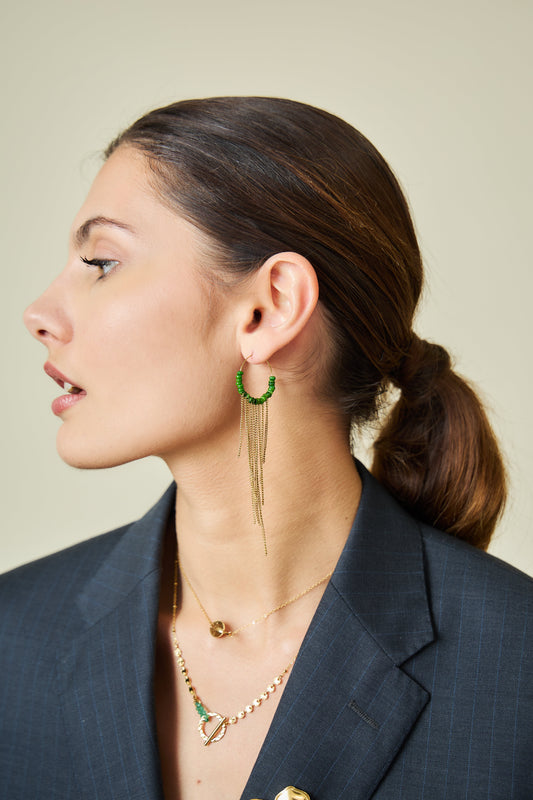 Boucles d'Oreilles Dorées Créoles Fines Pierres Vertes Avec Chaînes Pendantes