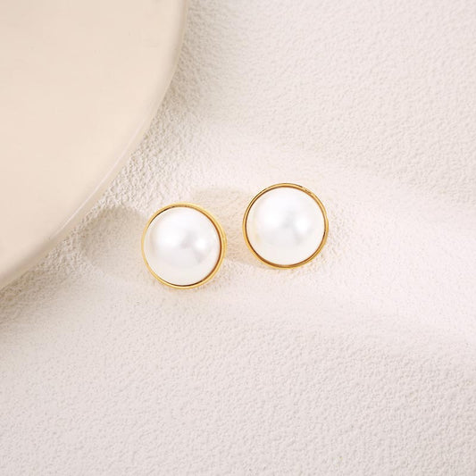 Clous d'Oreilles Dorés Perle Blanche Classique