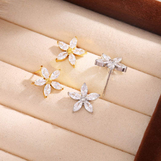 Clous d'Oreilles Argentés Fleur Zircon Marquise