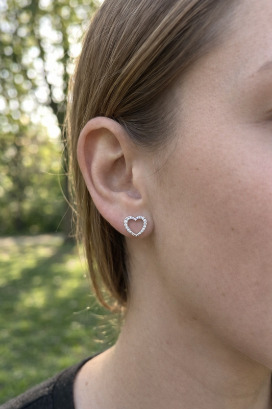 Clous d'Oreilles Cœur Strassé Ajouré