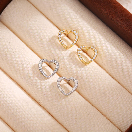 Clous d'Oreilles Argentés Cœur Strassé Ajouré