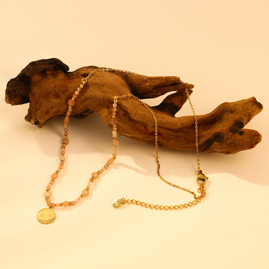 Collier chaîne dorée avec pierres naturelles roses avec pendentif éclat