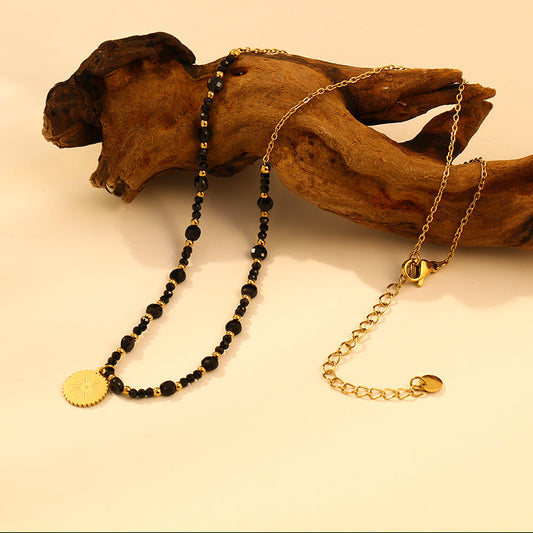 Collier chaîne dorée avec pierres naturelles et pendentif éclat