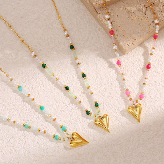 Collier Chaîne Dorée Perlée Avec Pendentif Cœur Et Pierres Naturelles Bleues