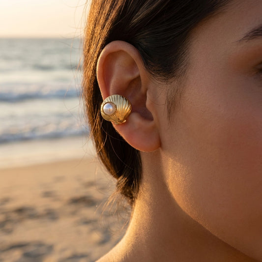 Earcuff bague d'oreille ornée d’un coquillage et d’une perle
