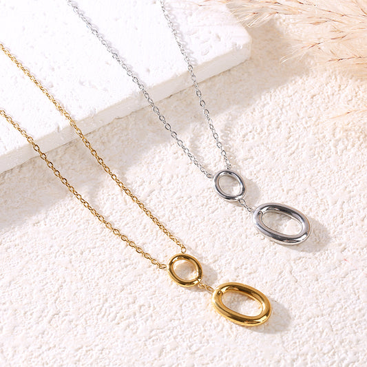 Collier chaîne argentée avec 2 anneaux ovales alignés verticalement