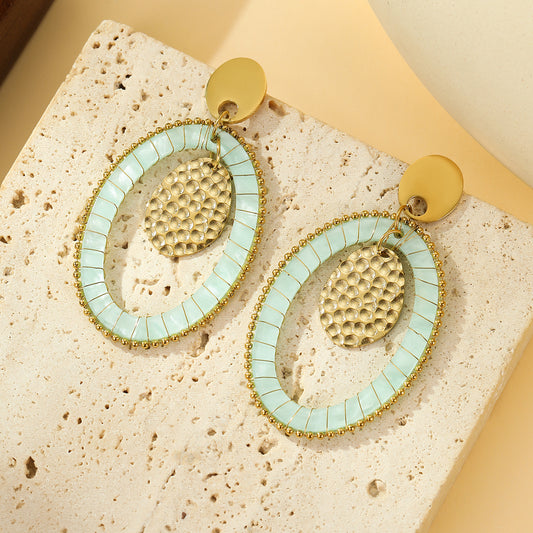 Boucles d'oreilles Pendantes Dorées Ovale Bleue et Médaillon Martelé