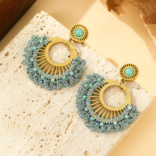 Boucles d'oreilles Pendantes Dorées Éventail Tissé et Pierre Turquoise