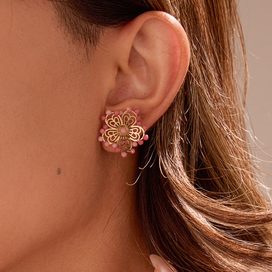 Boucles d'oreilles Dorées Fleur Ajourée et Perles Blanches