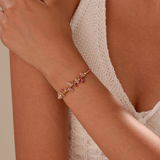 Bracelet Doré Perles Facettées Rose Poudré et Éclats de Rhodonite