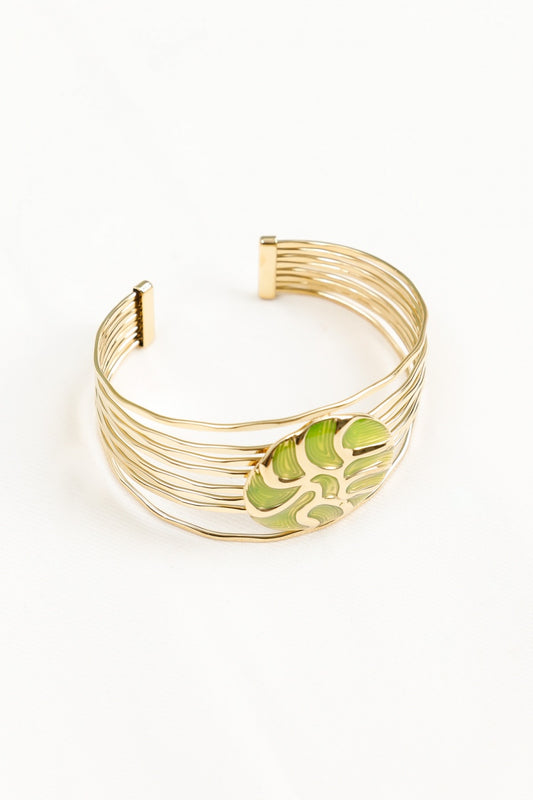 Bracelet Manchette Dorée Multi Lignes Superposées Avec Médaillon Emailllé Vert