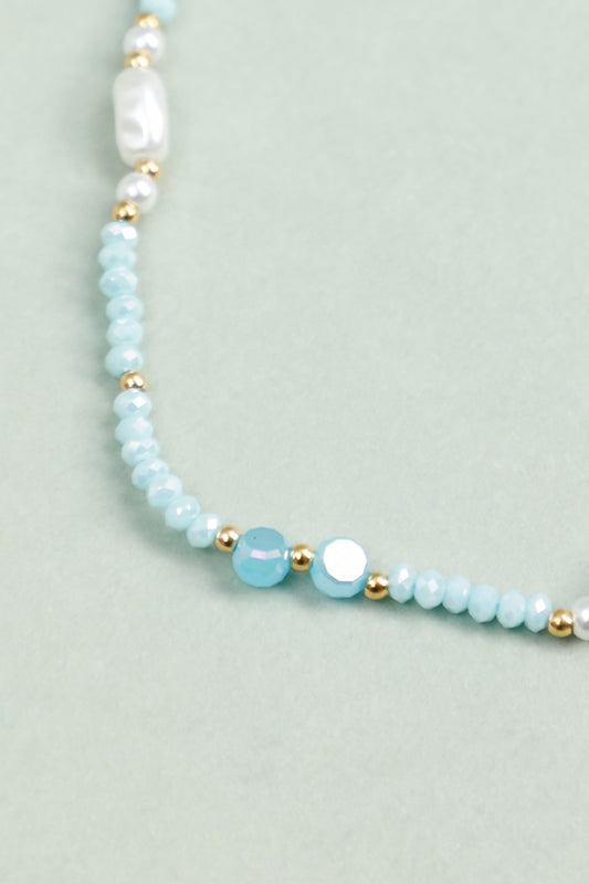 Bracelet Perles Bleues et Blanches Nacrées Avec Détails Dorés