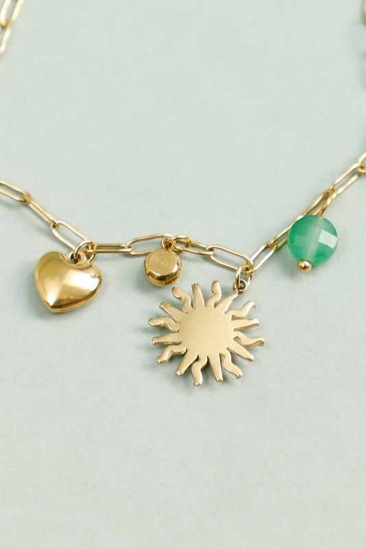 Bracelet Chaîne Maillon Doré Avec Pendentif Soleil, Cœur et Perle Verte