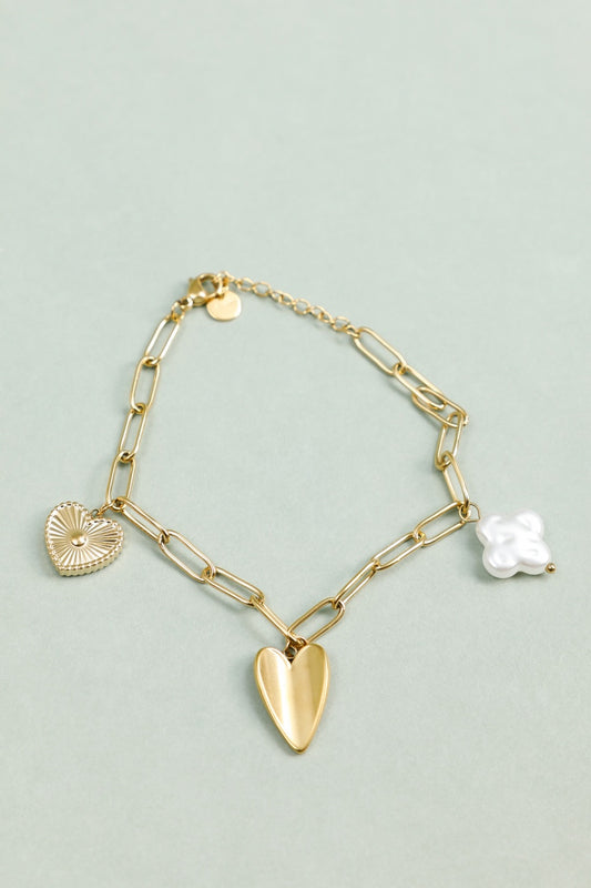 Bracelet Chaîne Maillon Doré Avec Pendentif Cœur et Fleur Blanche Nacrée