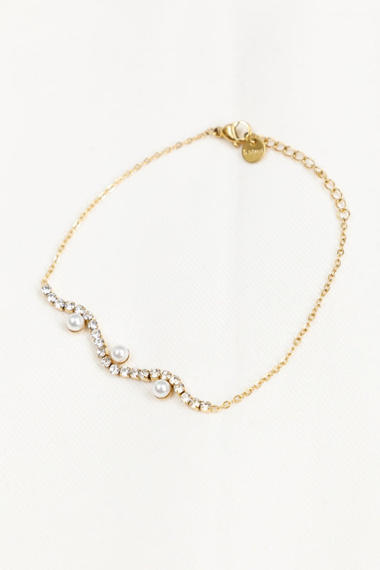 Bracelet Chaîne Fine Dorée Avec Trois Perles Blanches et Strass