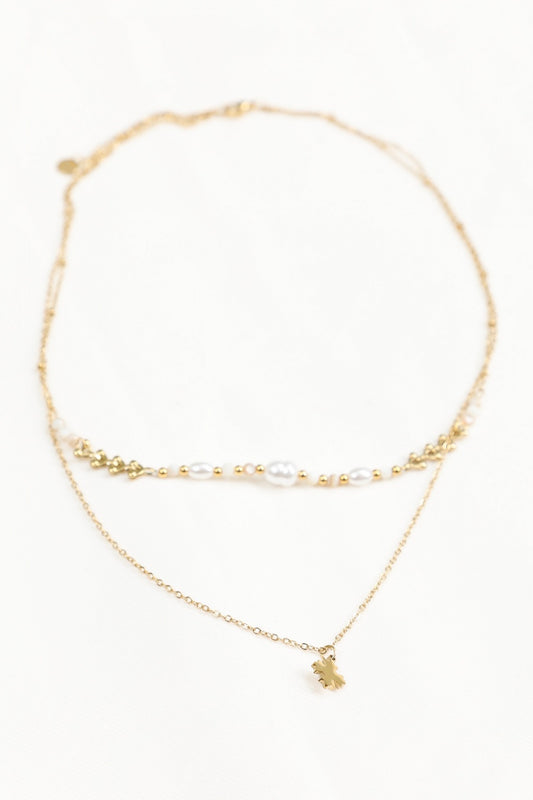 Collier Double Chaîne Dorée et Perles Blanches Nacrées Avec Pendentif Fleur