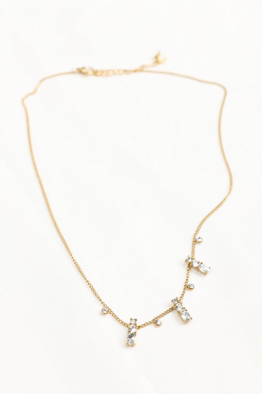 Collier Chaîne Dorée Pendentif Strass Suspendus