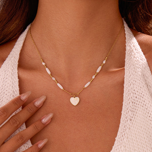 Collier Chaîne Dorée Pendentifs Cœur Nacré