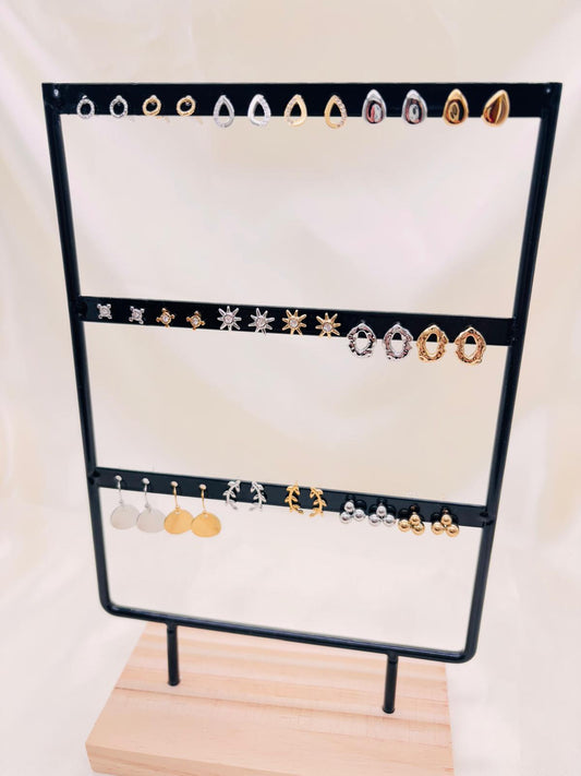 Lot de 18 paires de boucles d'oreilles bicolore sur présentoir