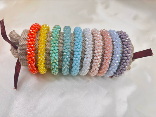 Lot de 10 bracelets élastiques colorés sur présentoir