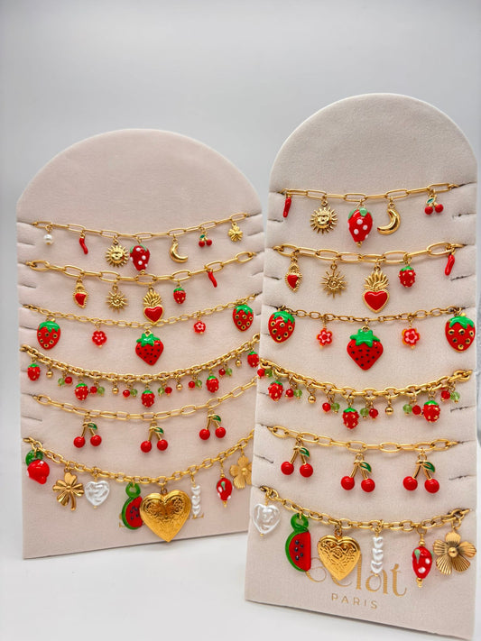 Lot de 6 bracelets fraises et cerise sur présentoir