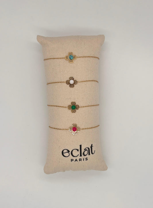 Lot de 4 bracelets trèfles sur coussin
