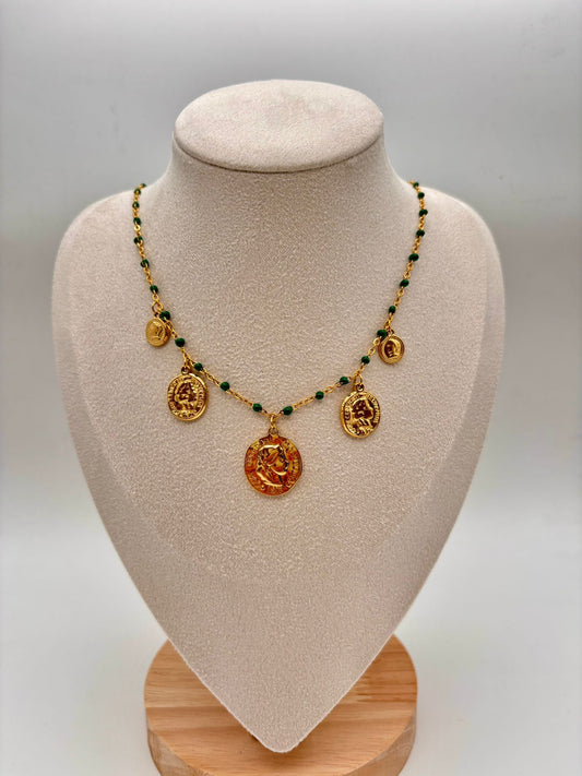 Collier chaîne émaillé vert foncé avec pièces