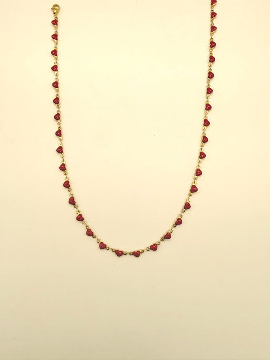 Collier cœurs rouges tout le long