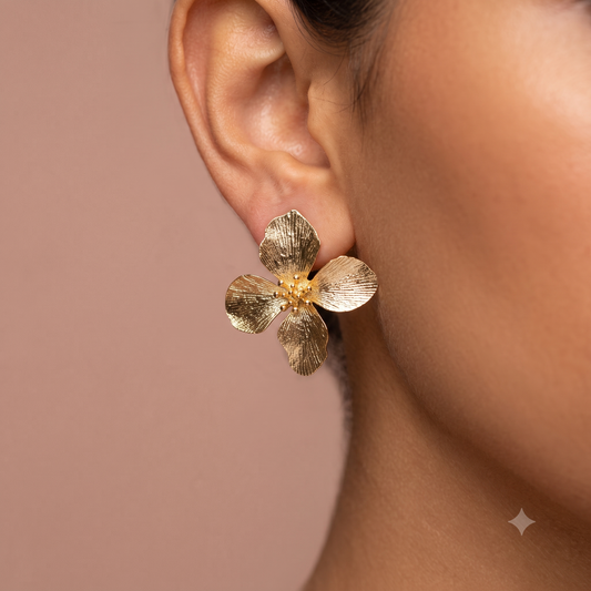 Boucles d'oreilles dorées fleurs texturées