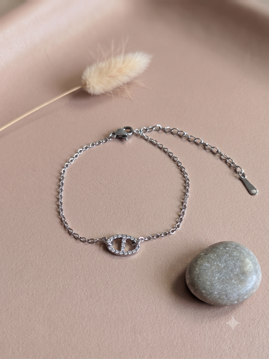 Bracelet chaîne fine argenté maille marine strassée