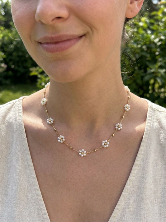 Collier ras du cou fleur en cristaux de couleurs