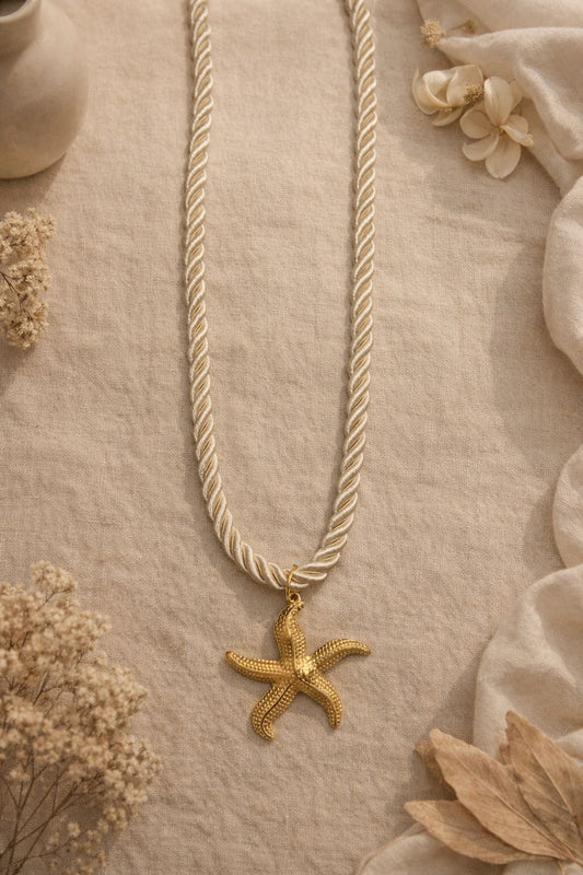 Collier doré à cordon torsadé pendentif étoile de mer