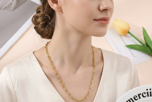 Collier doré chaîne à maillons ovales