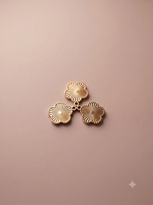 Lot de 3 pendentifs fleurs texturées effet soleil