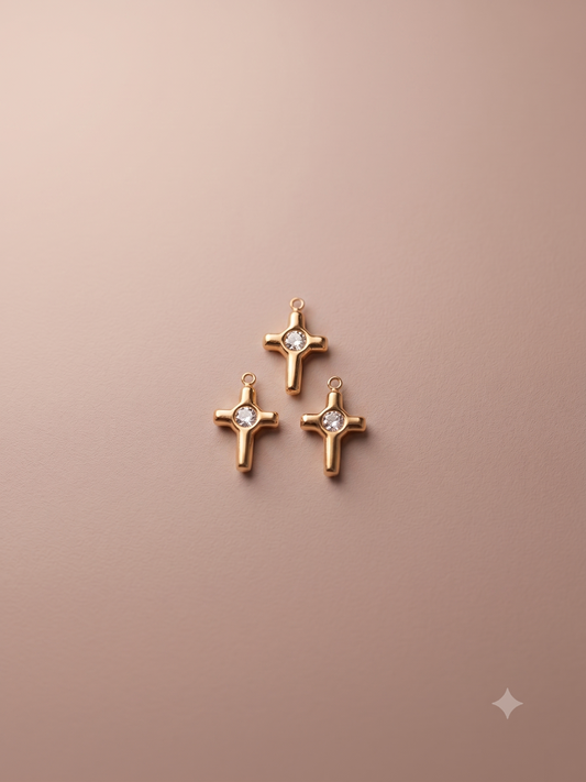 Lot de 3 pendentifs croix à strass central