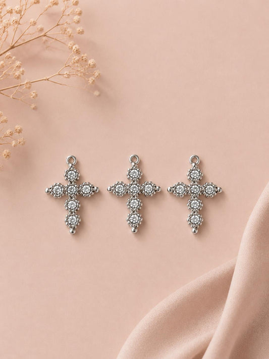 Lot de 3 pendentifs croix ornées de strass